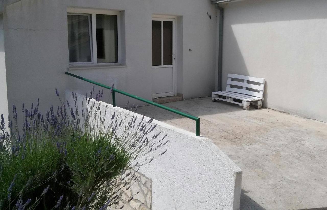 Apartments And Rooms With Parking Space Zavala, Hvar - 128 Jelsa  Exterior foto