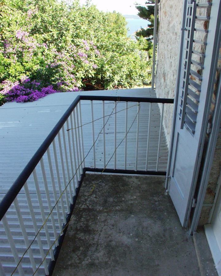 Apartments And Rooms With Parking Space Zavala, Hvar - 128 Jelsa  Exterior foto