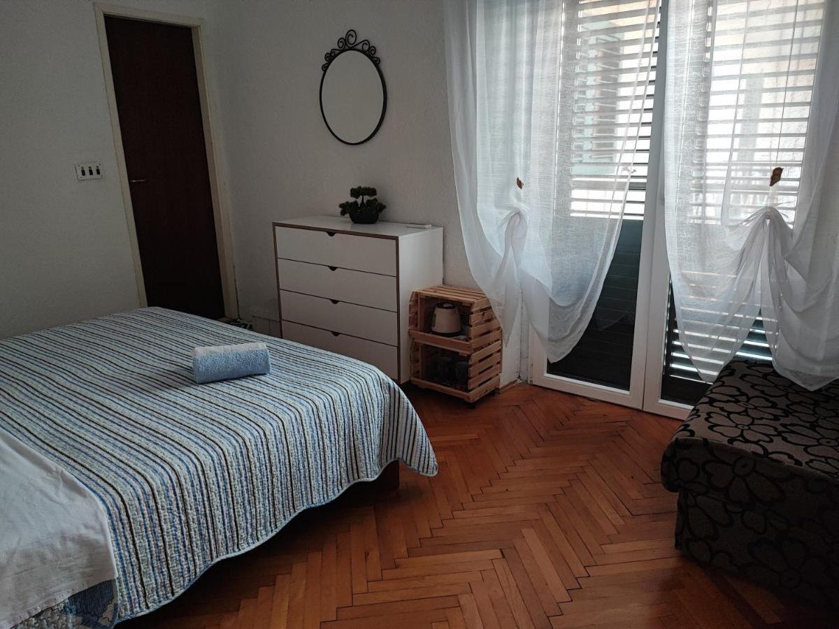 Apartments And Rooms With Parking Space Zavala, Hvar - 128 Jelsa  Exterior foto
